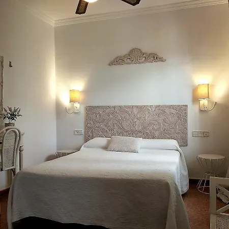 Guest house Enriqueta 4*